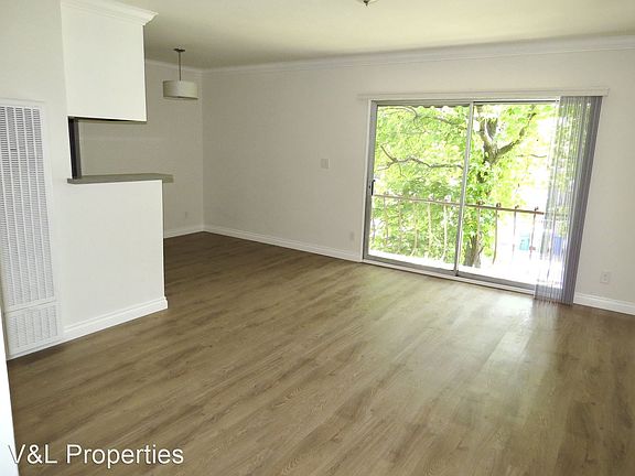 2nd image of 1550 S Centinela Ave APT 202