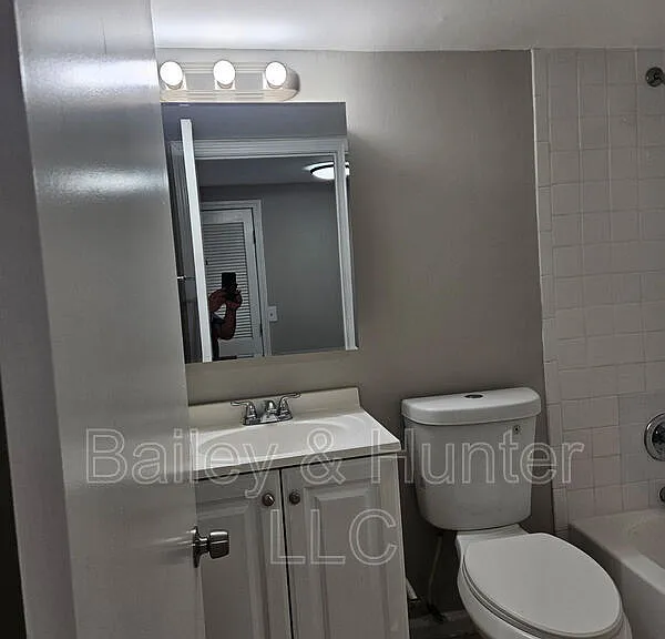 1017 Washington Heights Ter NW #B — Photo 9