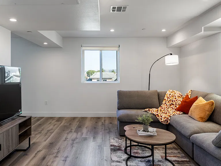 1270 Rolland Curtis Pl — Photo 7