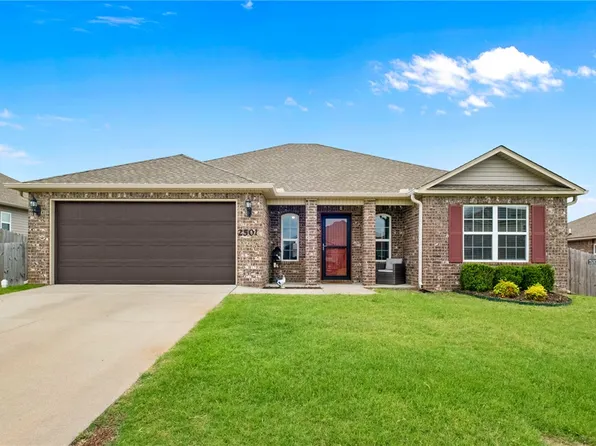 2501 Maplewood Ave, Lowell, AR 72745