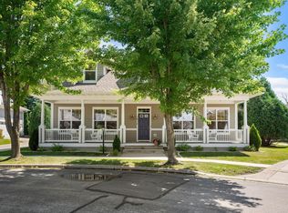 1617 Summit Hl, Eagan, MN 55122