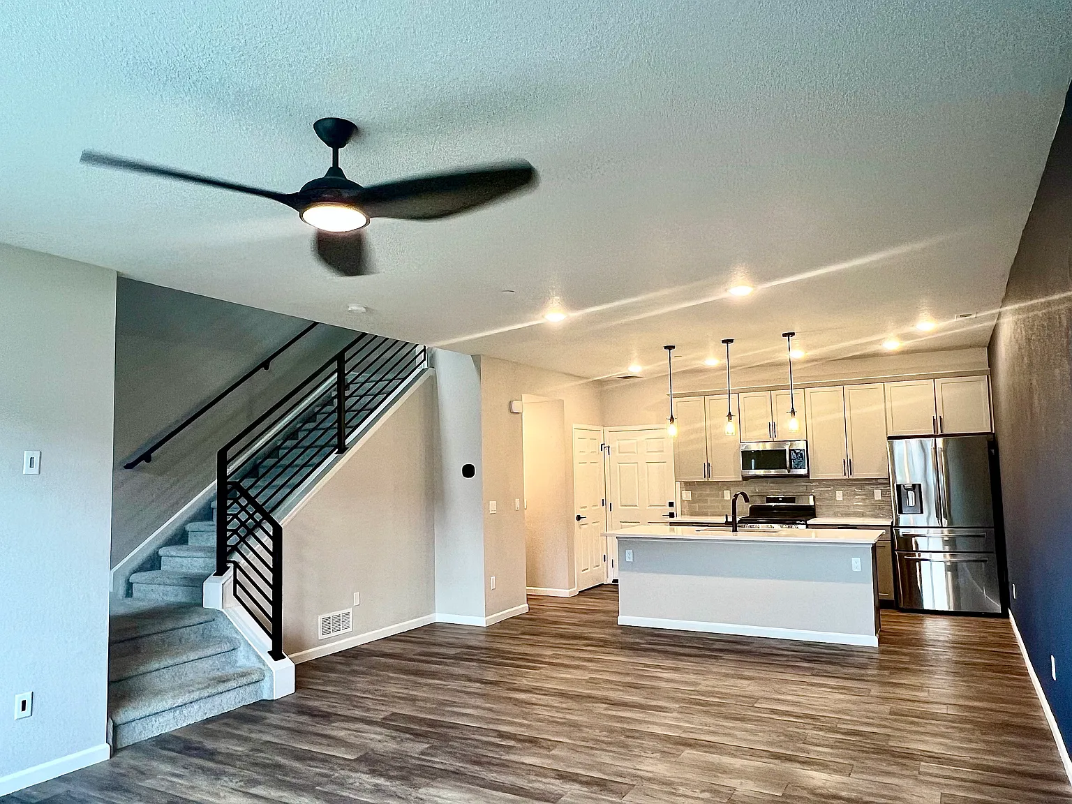 3 bed, 2.5 bath, 1754 sqft, $2,650 — Photo 4