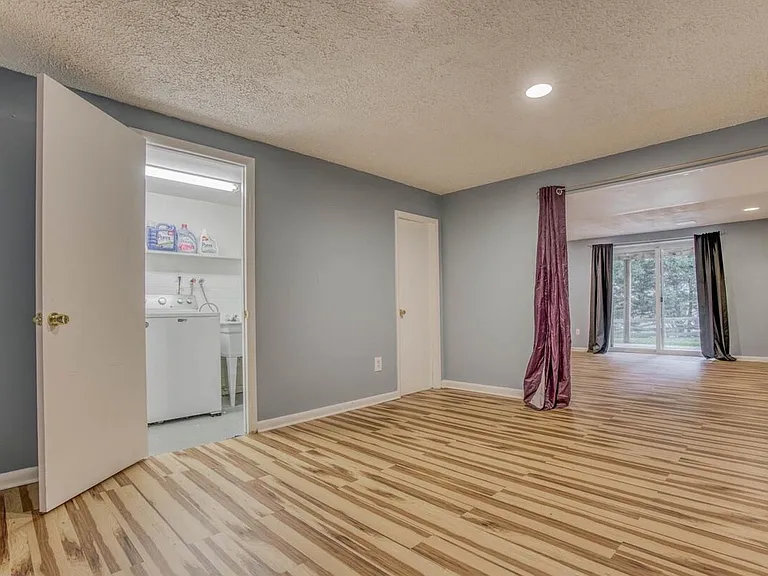 9909 Maidbrook Rd — Photo 26