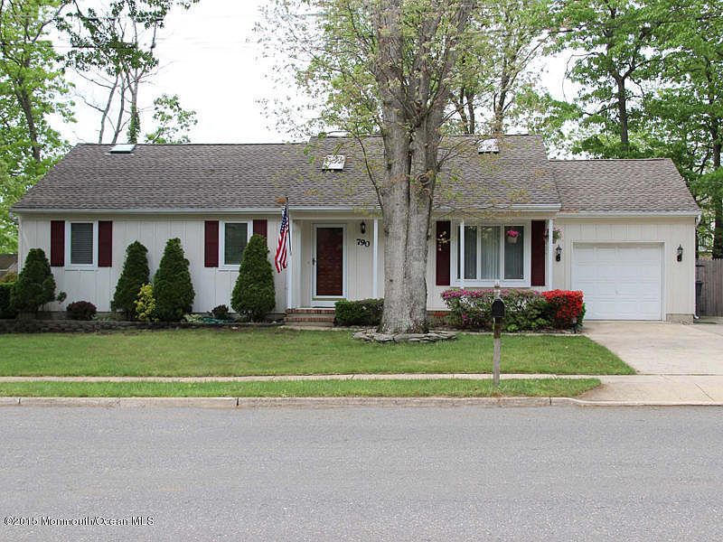 1st image of 790 Coolidge Ave