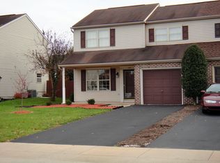 1717 Weeping Willow Ln, Dover, PA 17315
