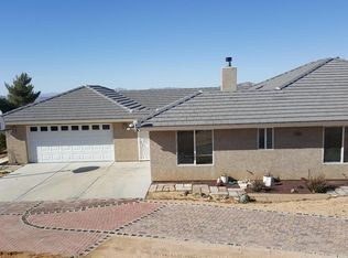 26330 Mountain View Rd, Apple Valley, CA 92308