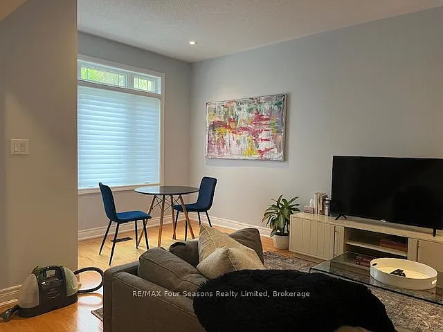 29 N Maple St — Photo 7