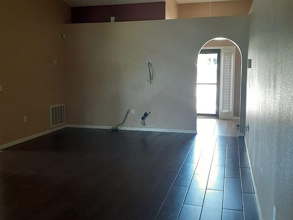 3rd image of 1089 Ronlin St