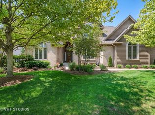 1294 Fox Chase Blvd, St Charles, IL 60174