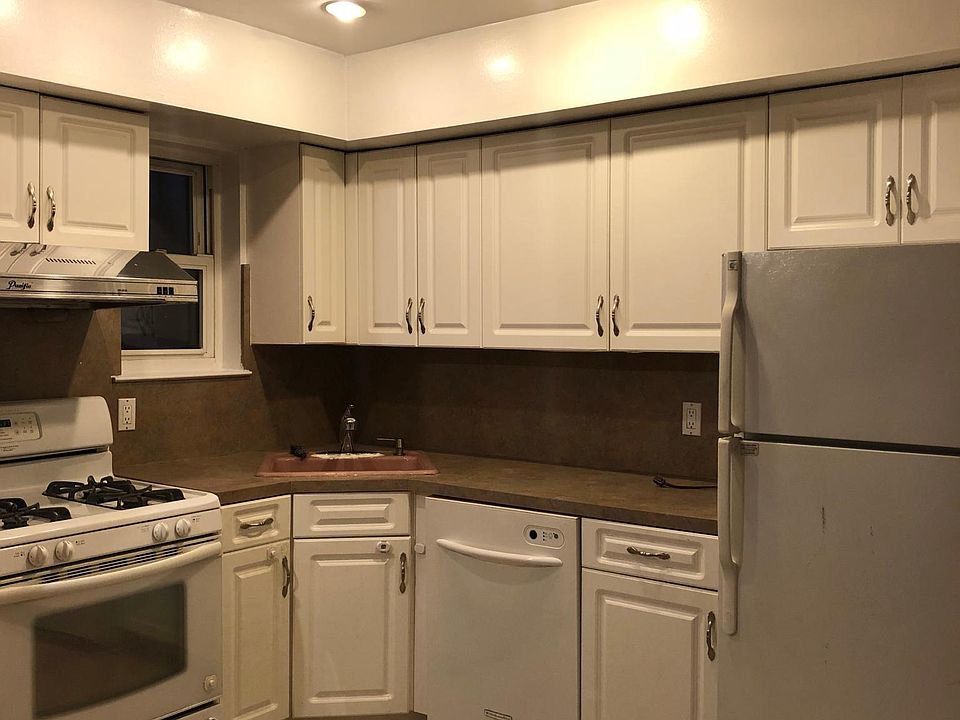1st image of 916 125th St #1