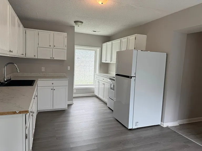 2201 Chestnut Ave — Photo 11