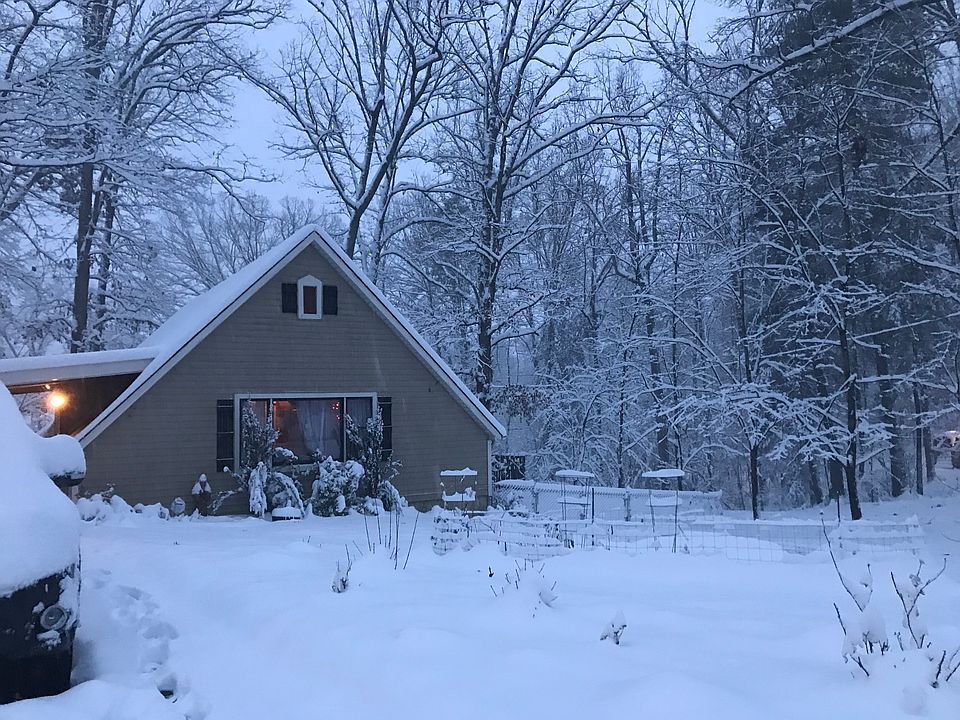 1st image of 1513 Holly Ct NW