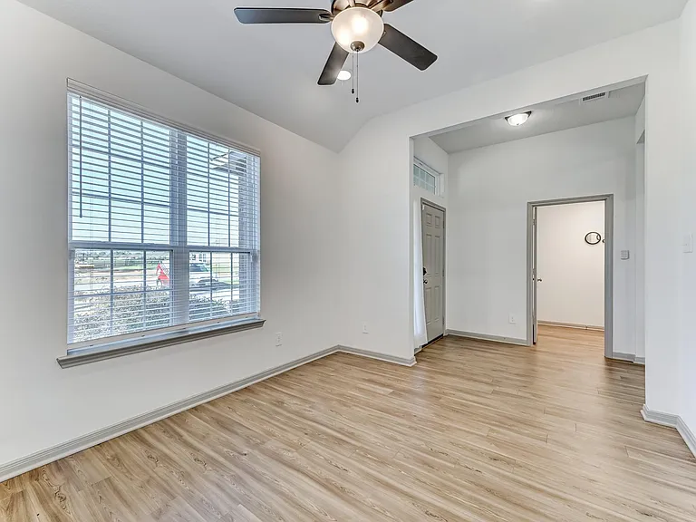 204 Shoreview Dr — Photo 10