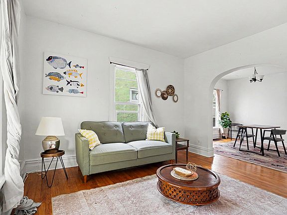 5th image of 413 Locust St
