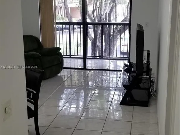 14201 N Kendall Dr #212-D, Miami, FL 33183