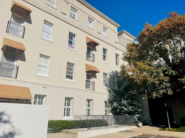 100 W Court St #1B — Photo 21