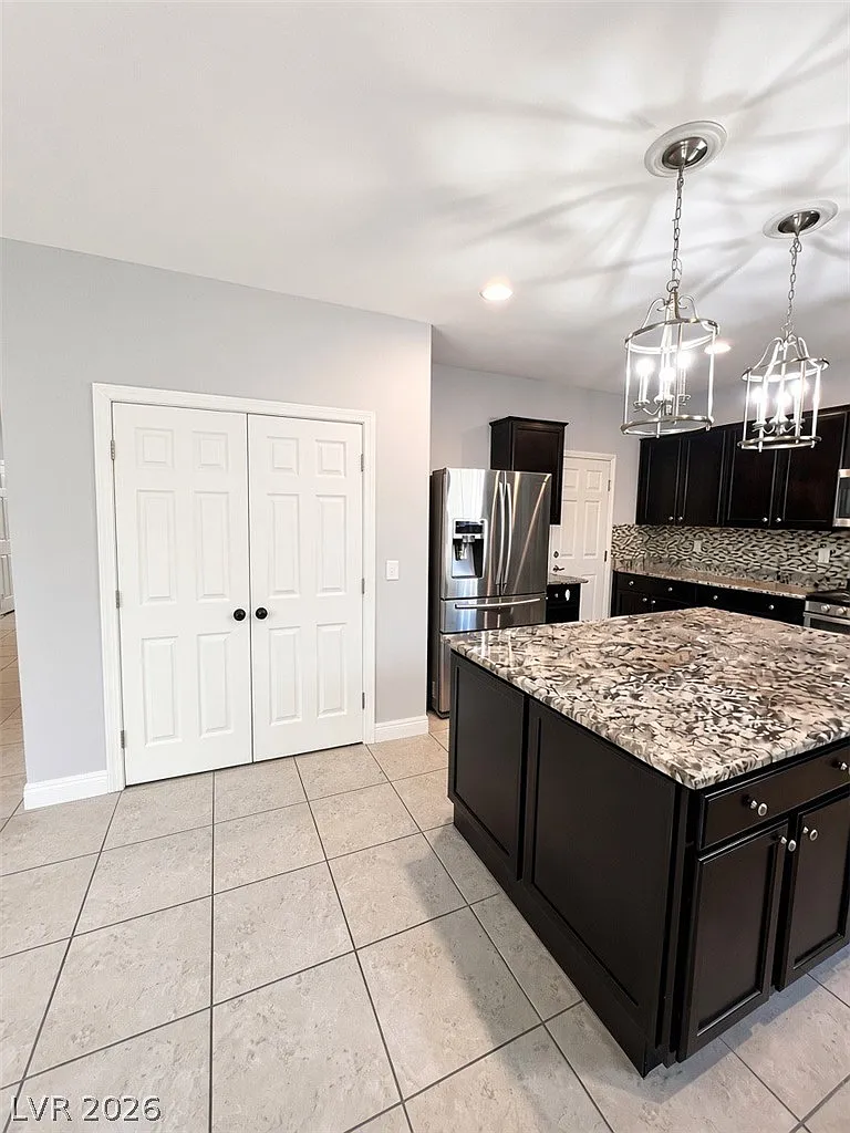 3 bed, 2.5 bath, 2195 sqft, $2,575 — Photo 4