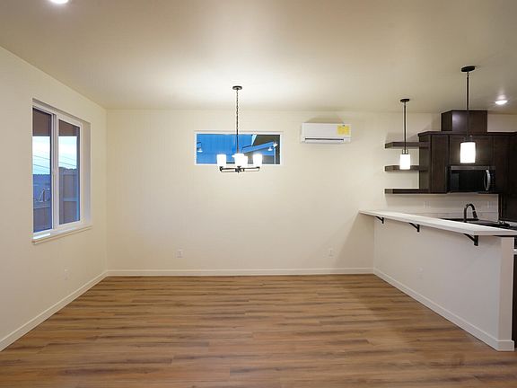 4th image of 1501 NE Laughlin Rd #13