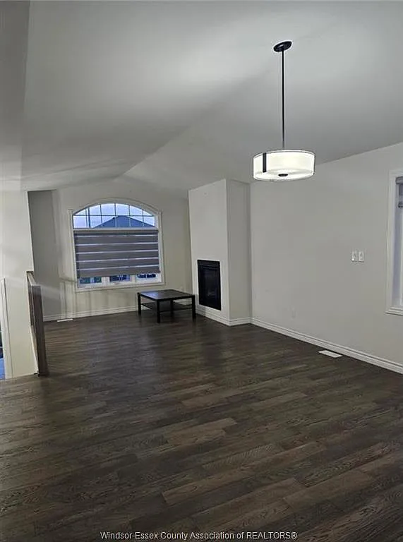 3 bed, $2,300 — Photo 3