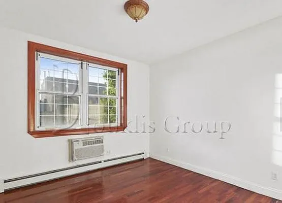 Rented by Bouklis Group | media 19