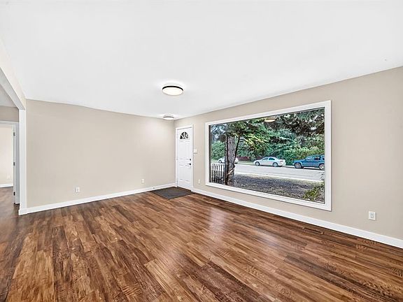 5th image of 6012 S 33rd Ave NW