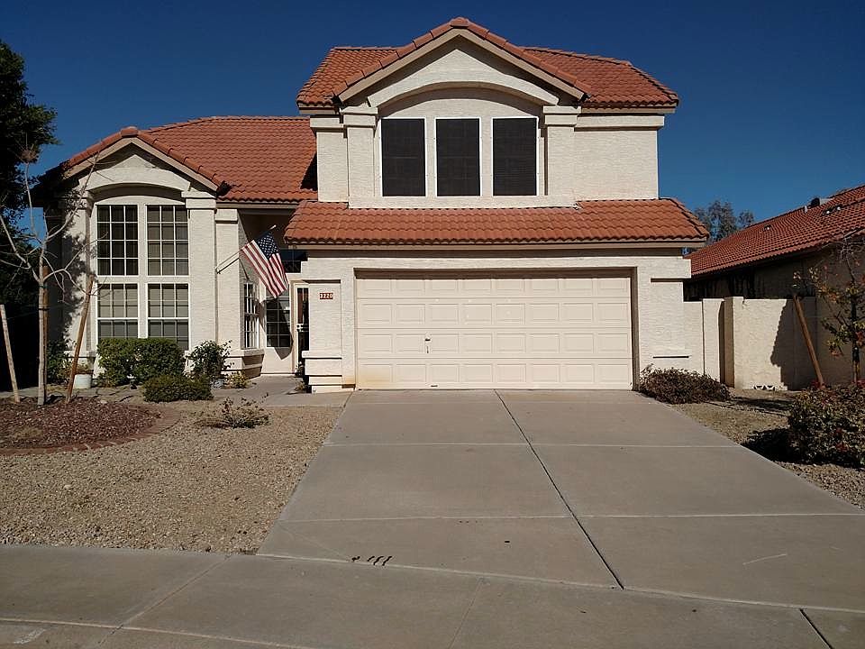 3220 E Hiddenview Dr