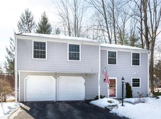 3082 Amberlea Ln, Baldwinsville, NY 13027
