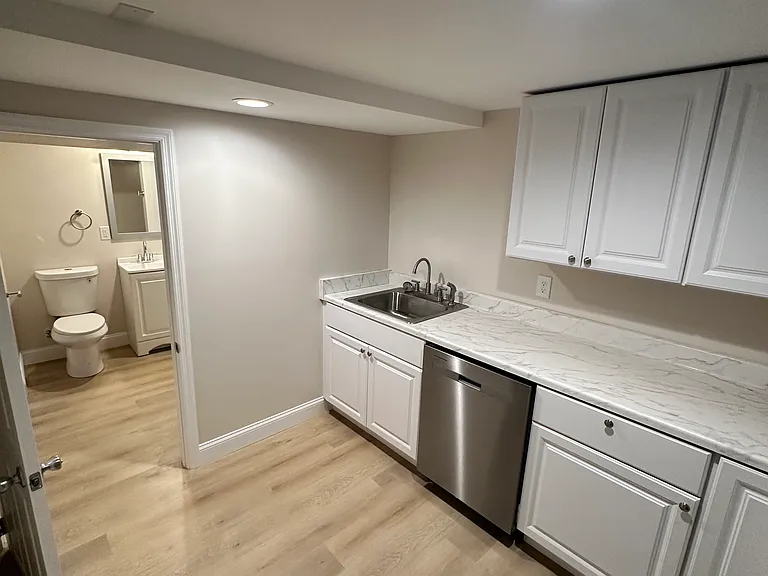 187 California Ave — Photo 10