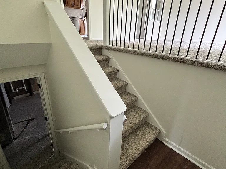 480 Valley Dr — Photo 12