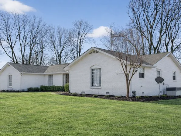 116 Lake Vista Dr, Hendersonville, TN 37075