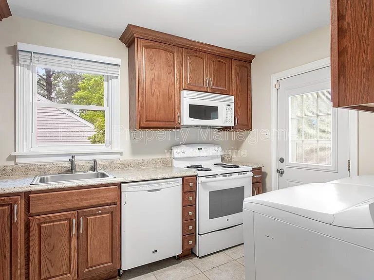 8514 Wetherly Dr — Photo 7