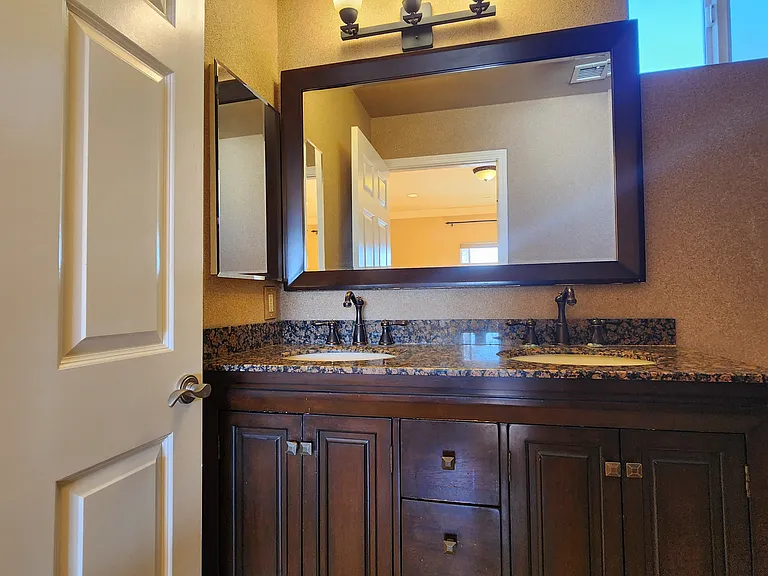 13620 Valerio St #10 — Photo 43