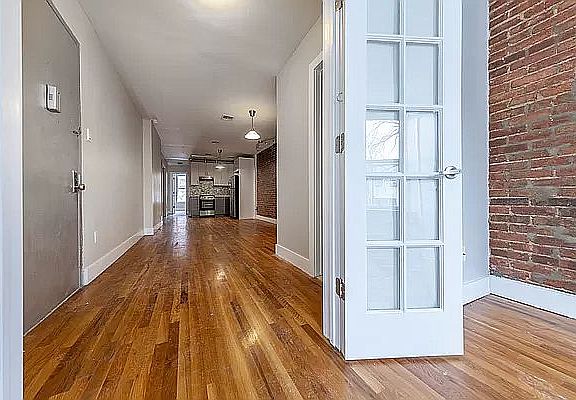 4th image of 302 Sumpter St APT 3