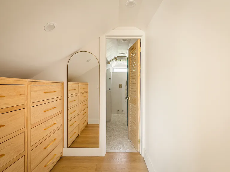 1028 Summit Ave #A — Photo 54