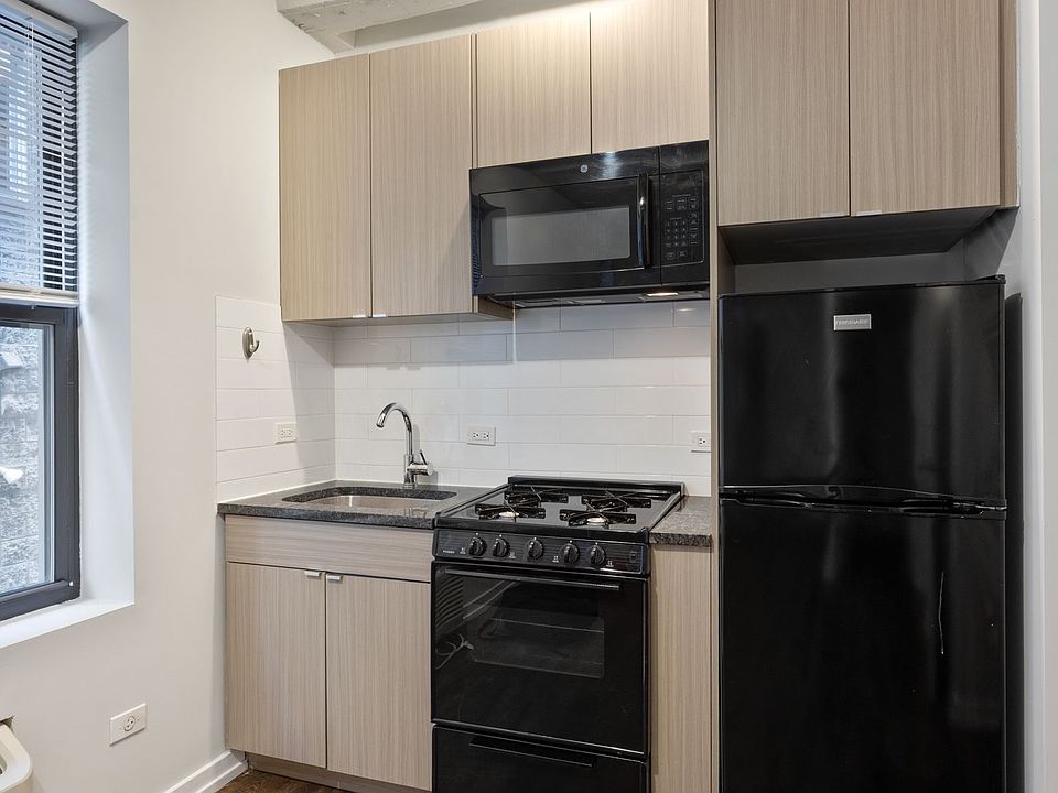 1st image of 5718 N Winthrop Ave APT 612