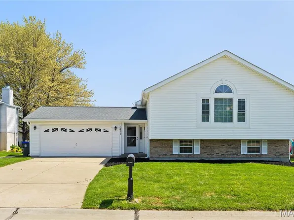 471 Hidden Lake Dr, Saint Peters, MO 63304