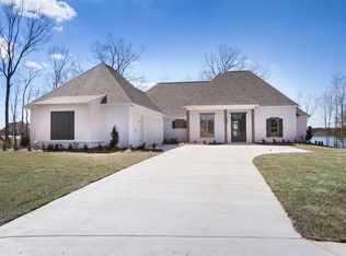 104 Camden Vale Cir, Madison, MS 39110