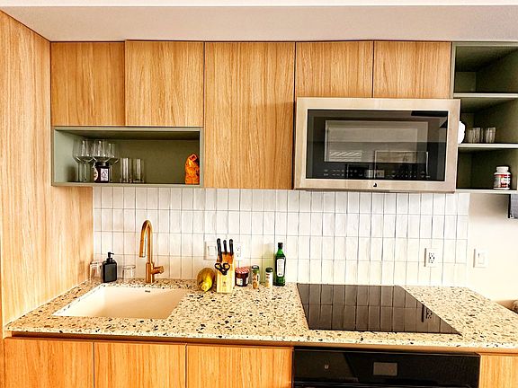 5th image of 159 NW 6th St #3212