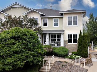 1240 County Road D E UNIT 18, Maplewood, MN 55109
