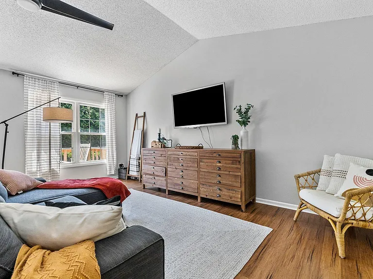 1380 Monticello Dr — Photo 16
