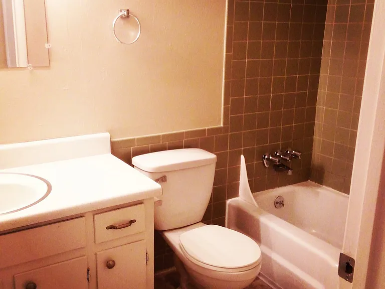 Vestawood Apartments - Vestavia Hills, AL — Photo 8