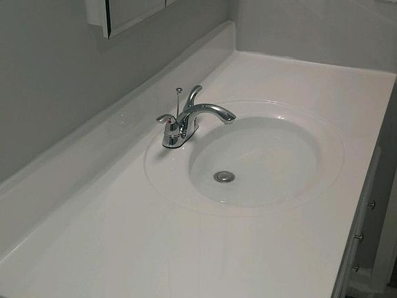 Bathroom w/ upgraded sink
