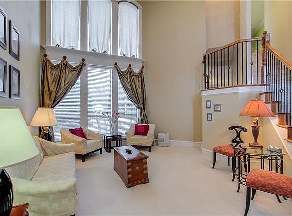 4th image of 1213 Lorraine Ct