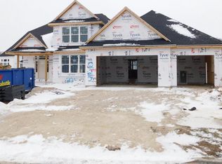 225 Mulberry Ln, Grafton, WI 53024