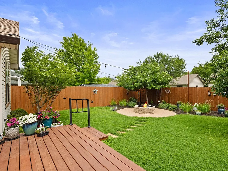 1408 Deer Ledge Trl — Photo 31