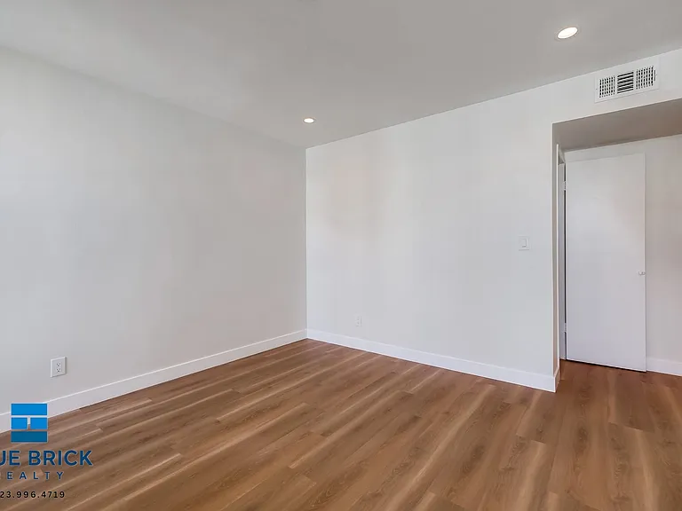 5415 Corteen Pl #22 — Photo 27