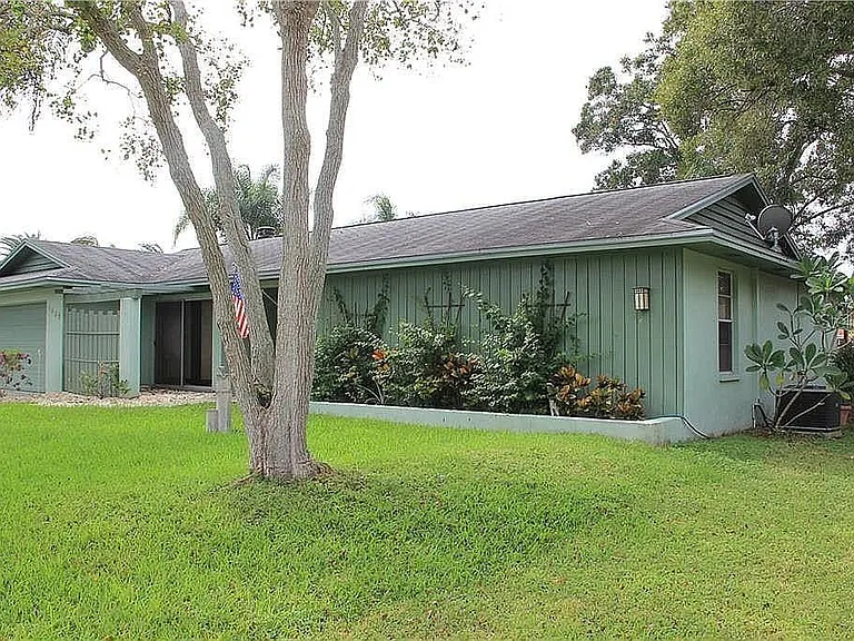 1939 Arvis Cir W — Photo 4