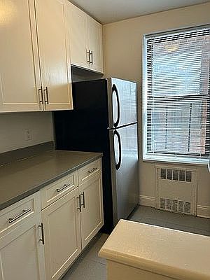 5th image of 6420 Saunders St #515