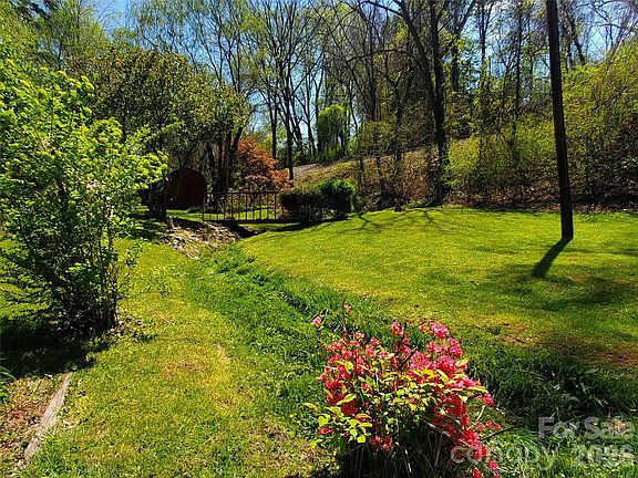 5th image of 20 Homewood Dr
