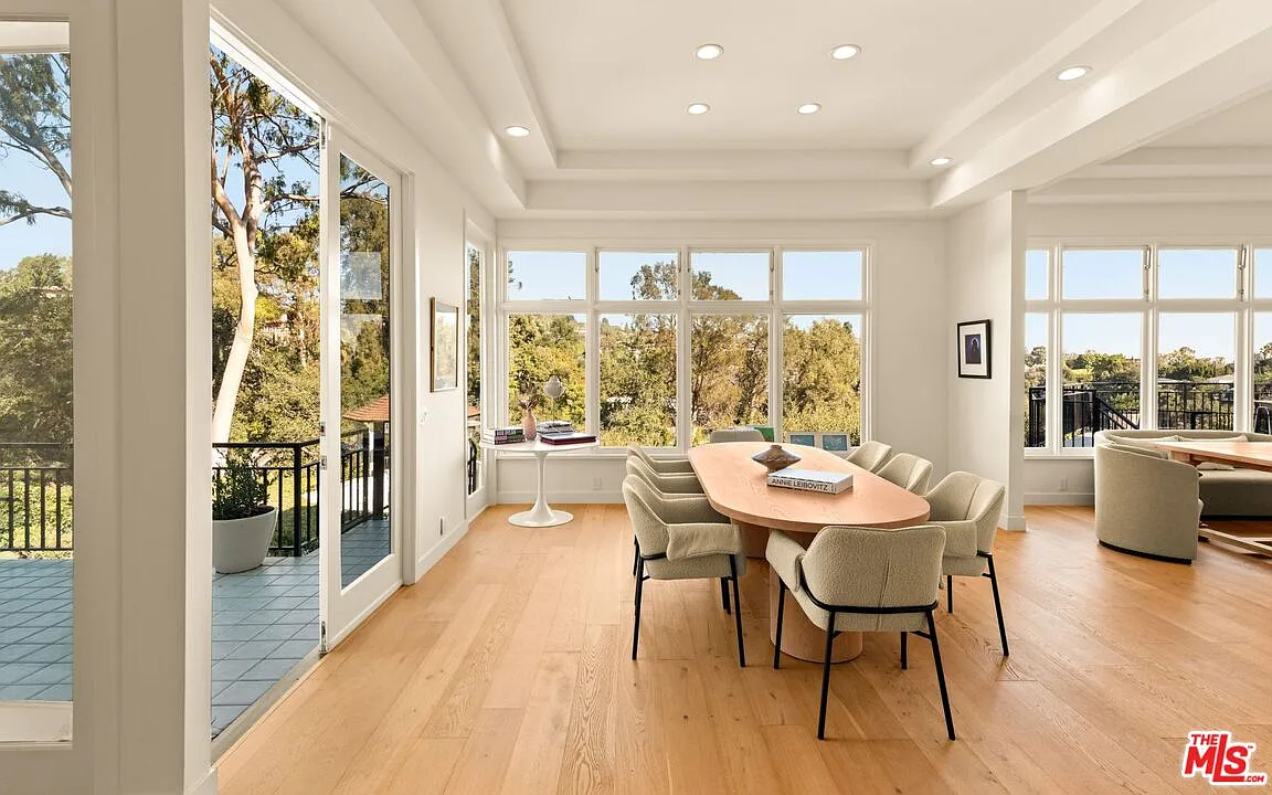 4 bed, 5.0 bath, 4000 sqft, $24,500 — Photo 3